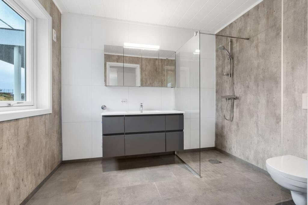 Gjermundsoya Brygge Appartement Ballstad Buitenkant foto