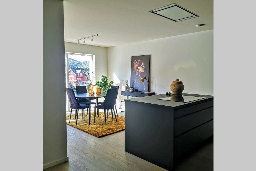 Gjermundsoya Brygge Appartement Ballstad Buitenkant foto